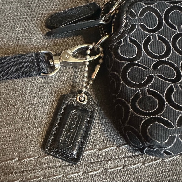 Coach Double Zip Black Wristlet - Picture 3 of 7
